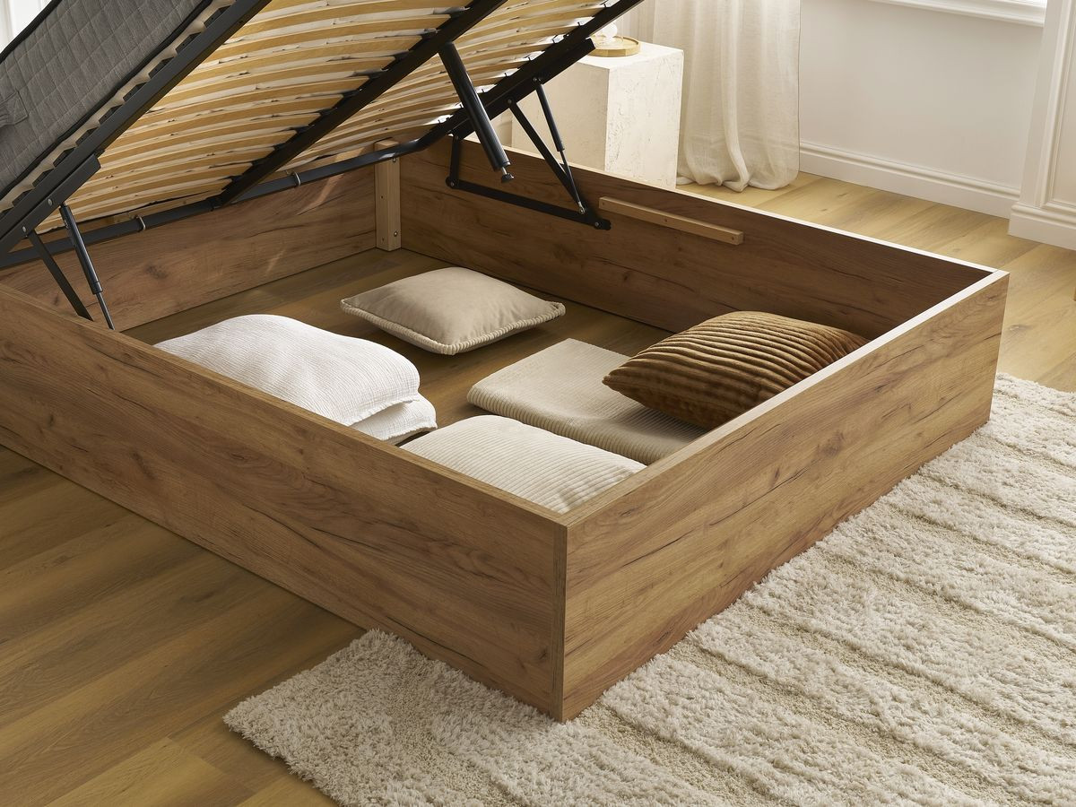 NIRA-kist in 160 x 200 cm, CAPUCINE-matras, warm RE-DREAM-dekbed in 240 x 260 cm, twee RE-DREAM-kussens in 60 x 60 cm