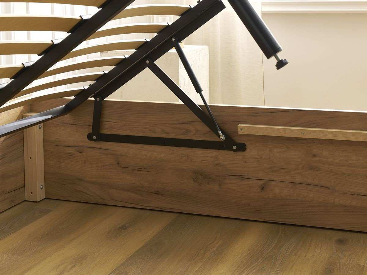 NIRA-kist in 160 x 200 cm, CAPUCINE-matras, warm RE-DREAM-dekbed in 240 x 260 cm, twee RE-DREAM-kussens in 60 x 60 cm