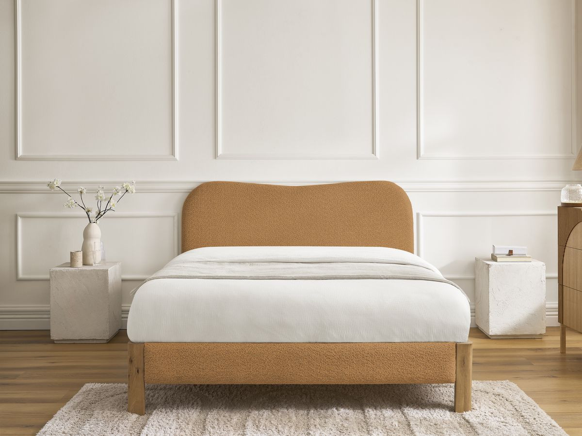 Lit SORALI tissu bouclette avec lattes massives