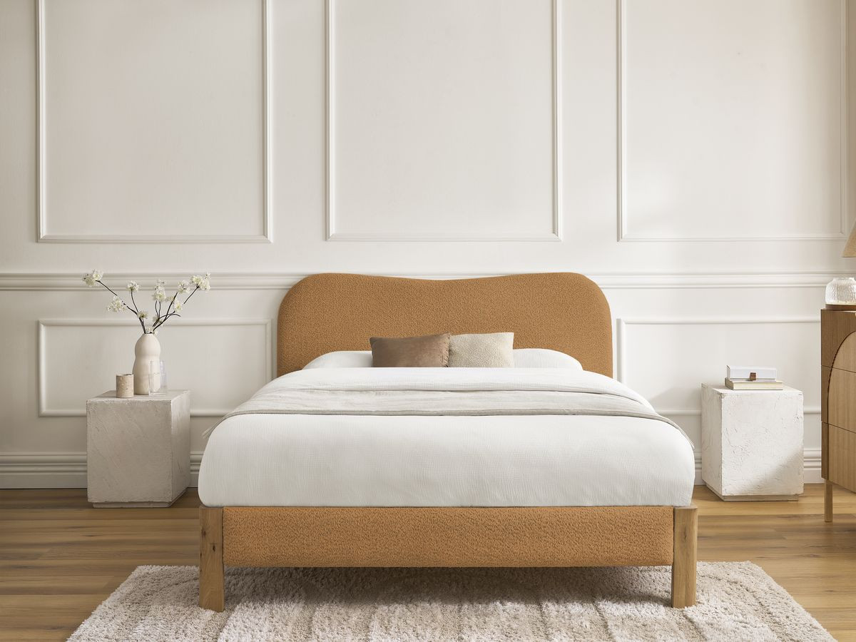 Lit SORALI tissu bouclette avec lattes massives