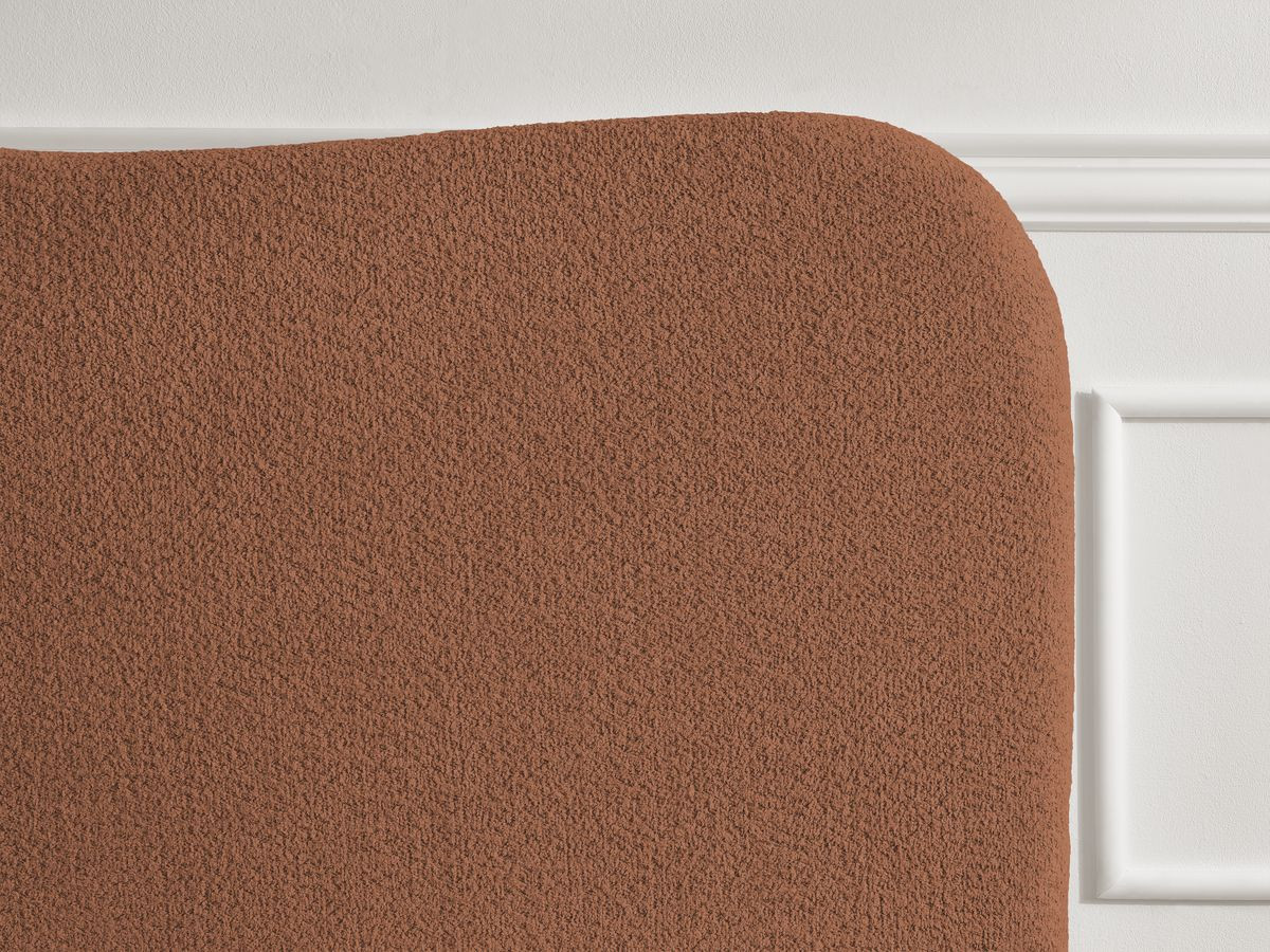 Lit SORALI tissu bouclette avec lattes massives