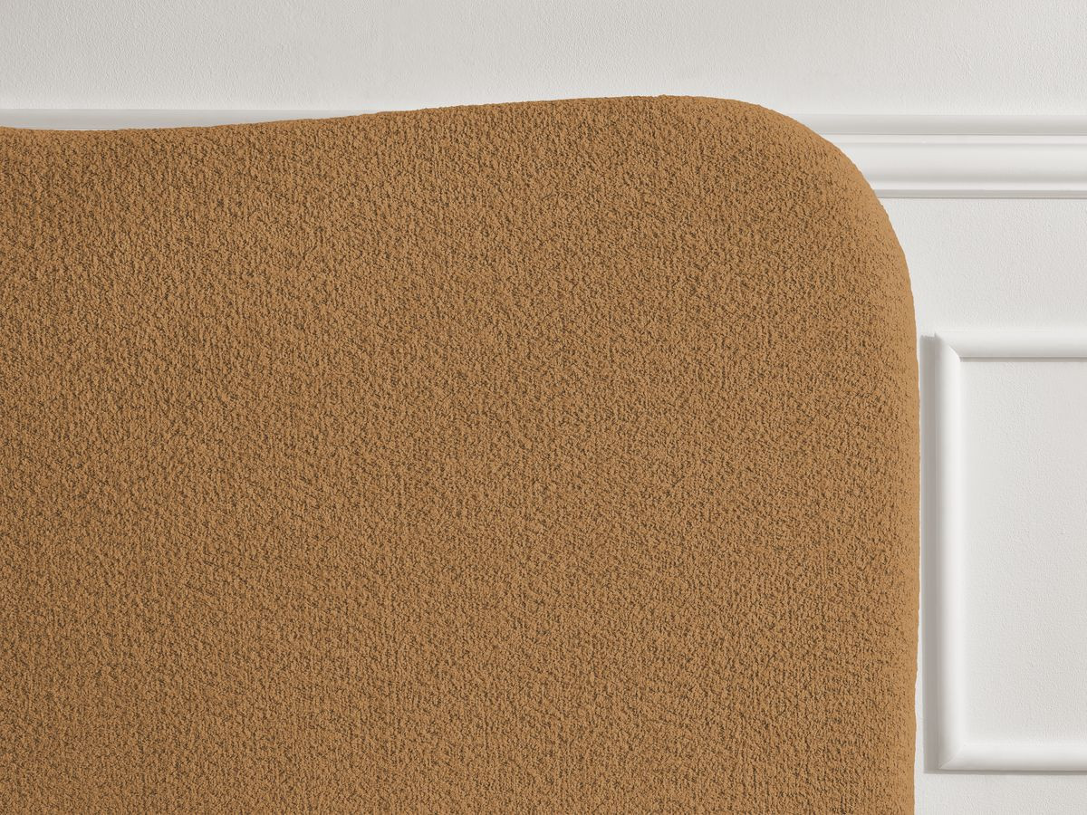 Lit SORALI tissu bouclette avec lattes massives
