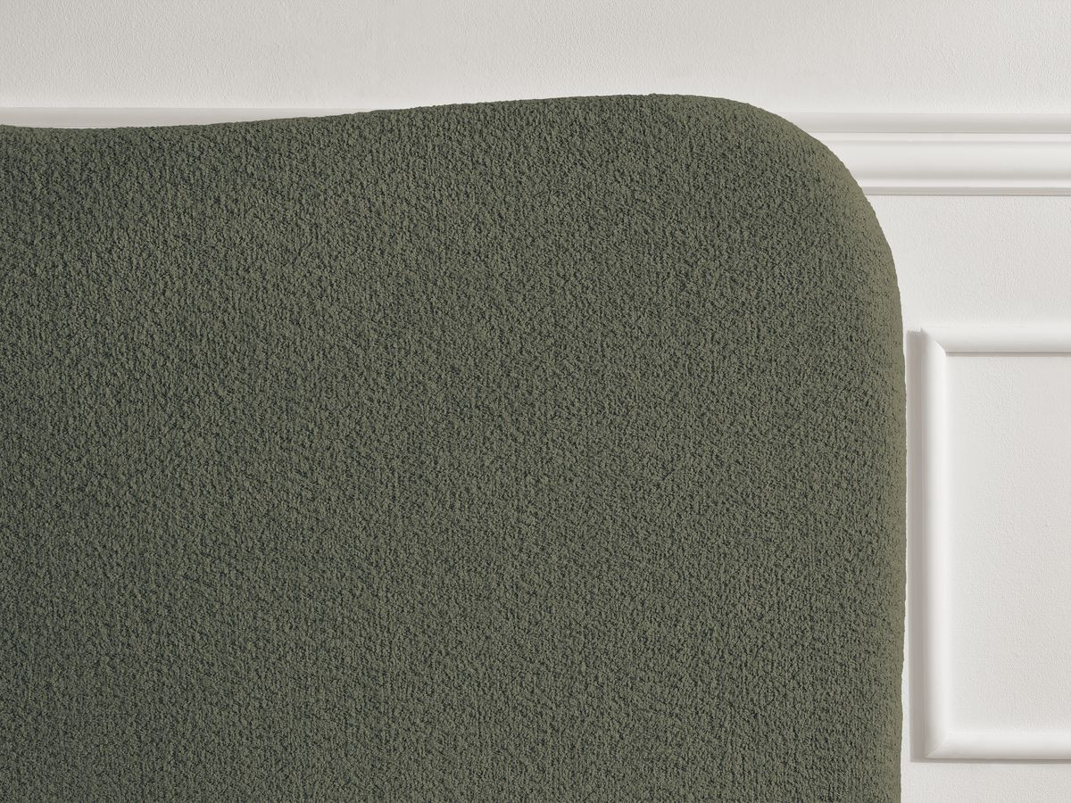 Lit SORALI tissu bouclette avec lattes massives