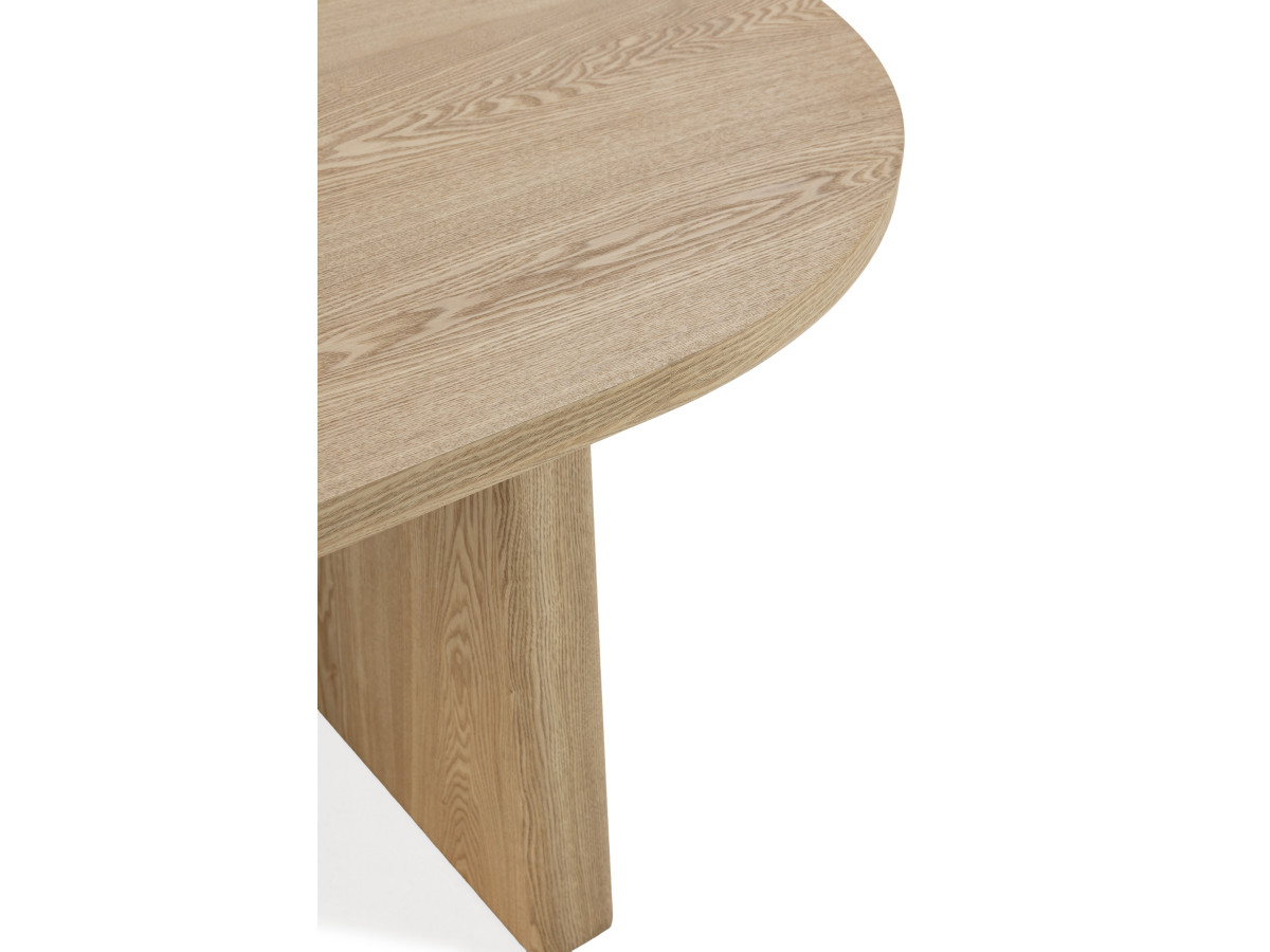 PABLO set met ovale eettafel 220 cm in notenhoutfineer + TANYA stoelen in structuurstof