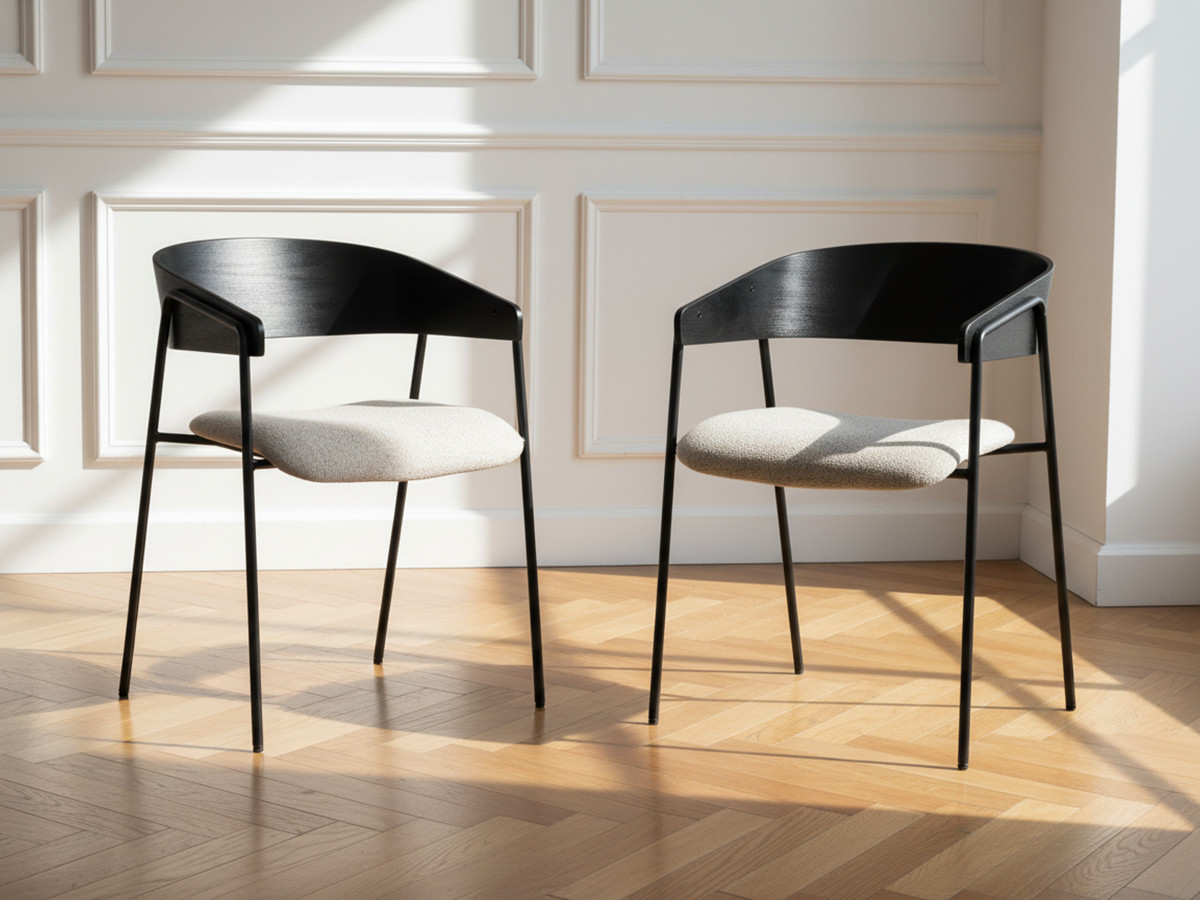 Ensemble GASTON avec table à manger ronde 120 cm placage chêne + chaises SOREN tissu texturé