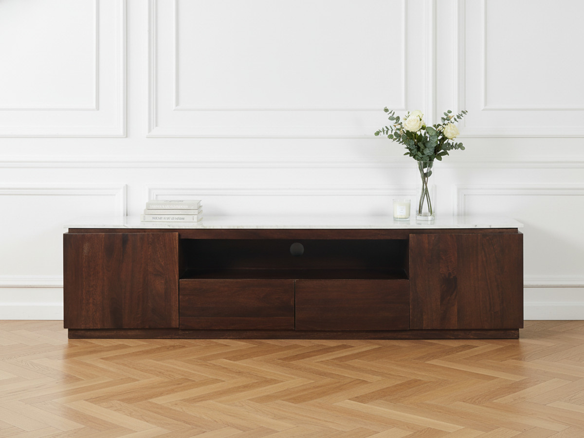 BARBARA set met dressoir van 200 cm + tv-meubel van 200 cm, uitgevoerd in massief mangohout en marmer.