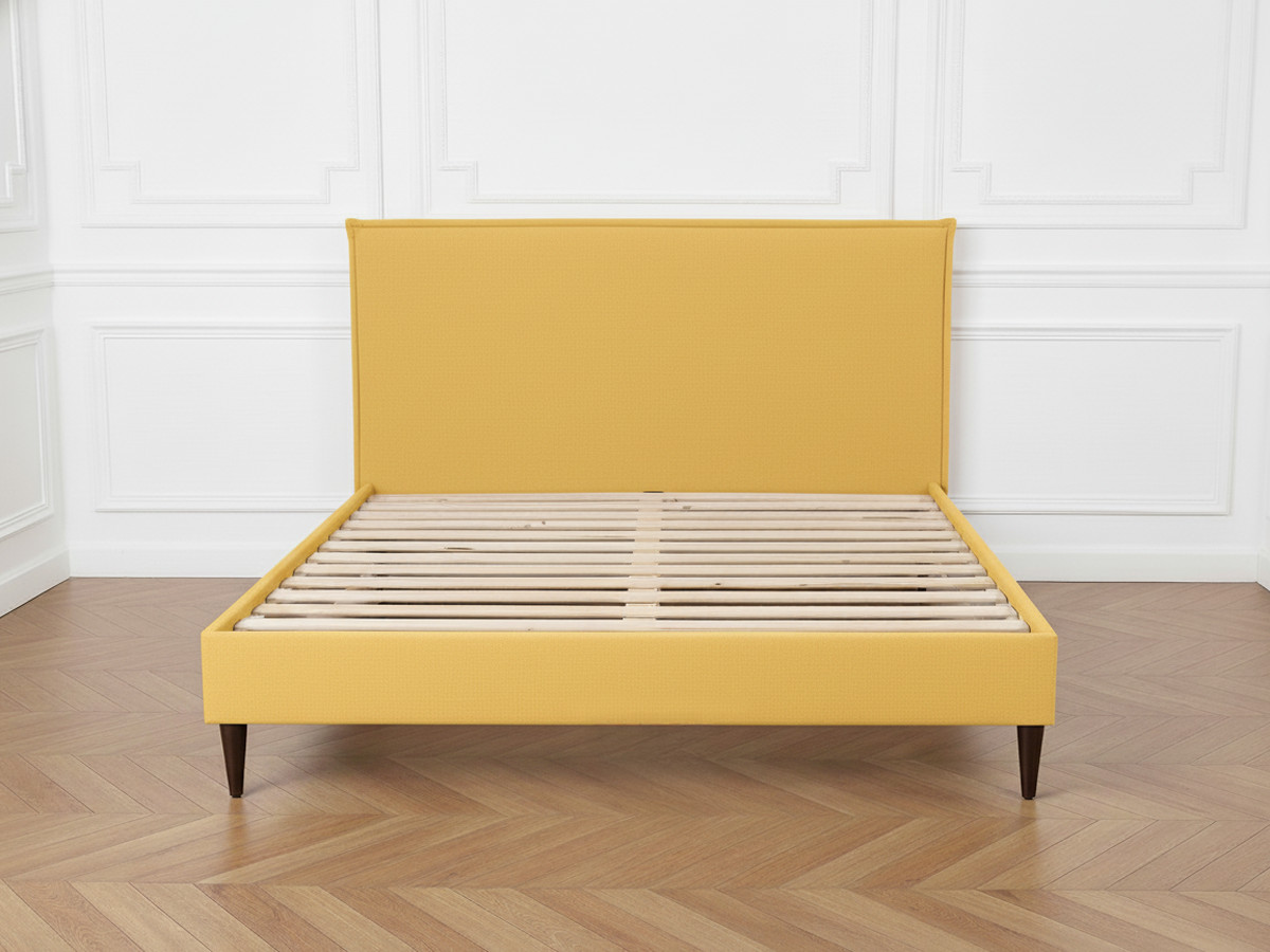 Lit SARY avec lattes massives pieds en bois wengé jaune moutarde — vue 6