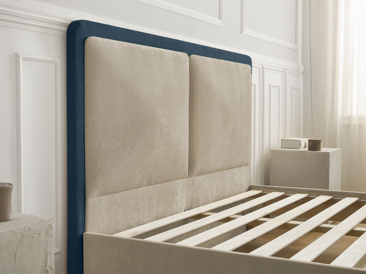 MARA bed in tweekleurige structuurstof met massieve lattenbodem