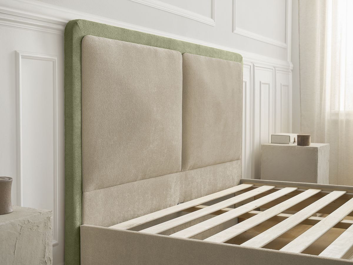 MARA bed in tweekleurige structuurstof met massieve lattenbodem