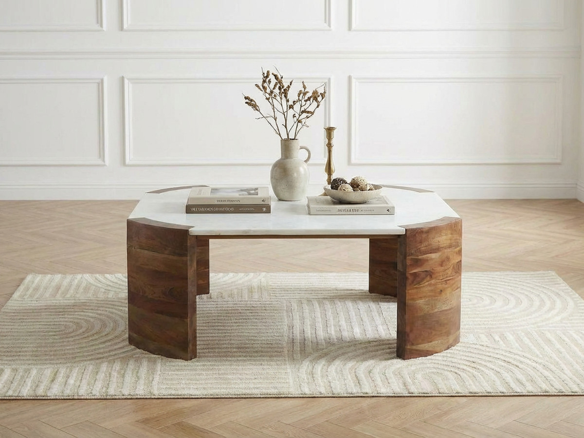 Table basse carrée 85 cm TORVI plateau marbre et pieds bois massif de manguier