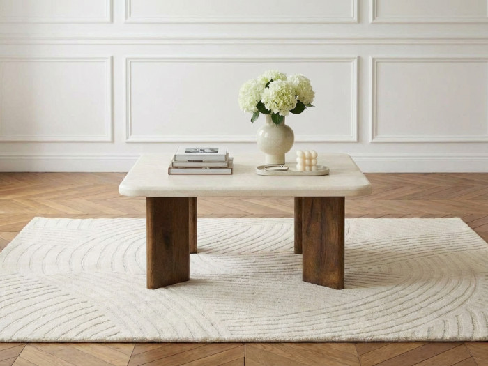 Table basse carrée 70 cm ARYA effet travertin et pieds bois massif de manguier