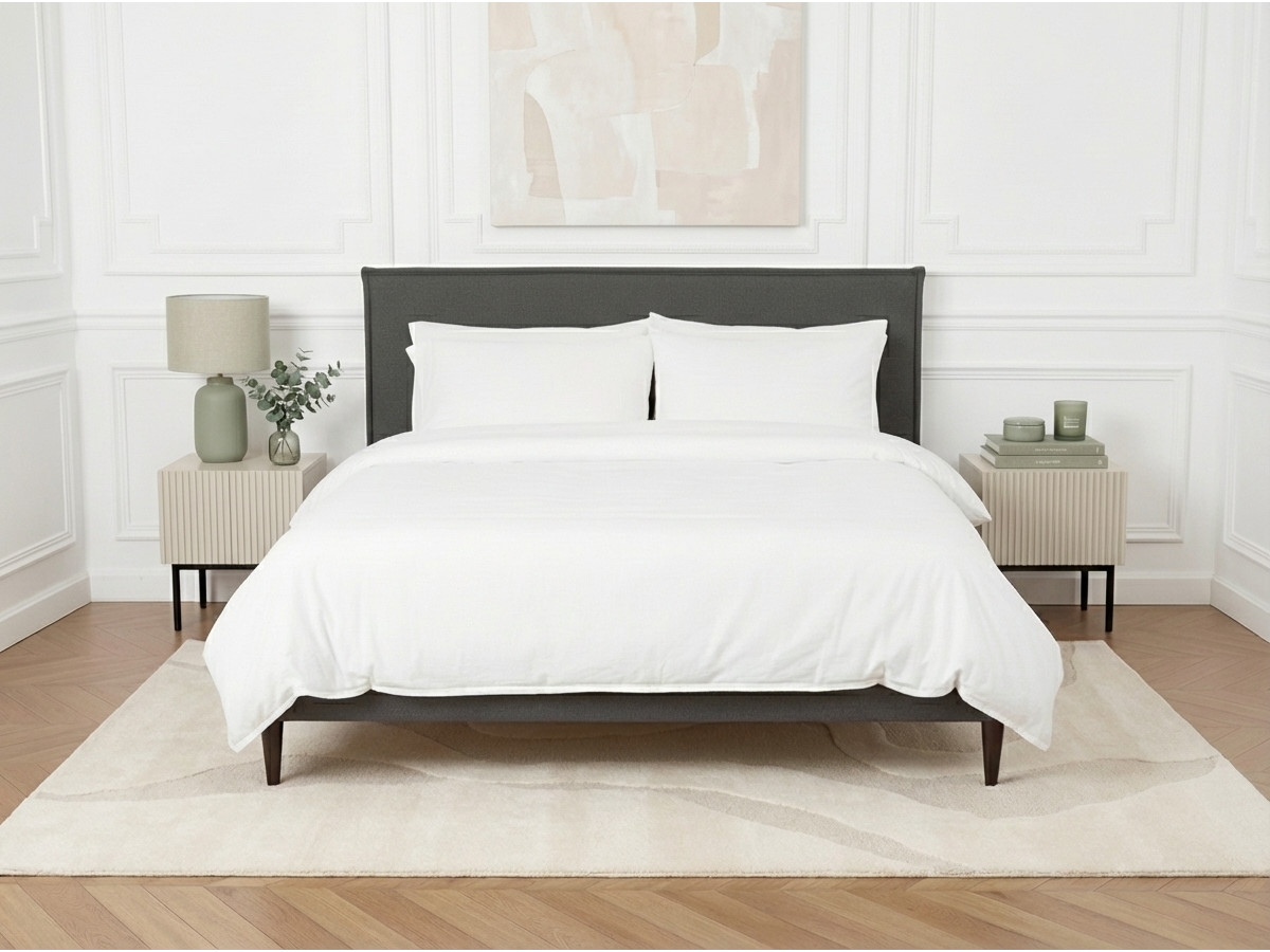 SARY bed met massieve lattenbodem en wengéhouten poten