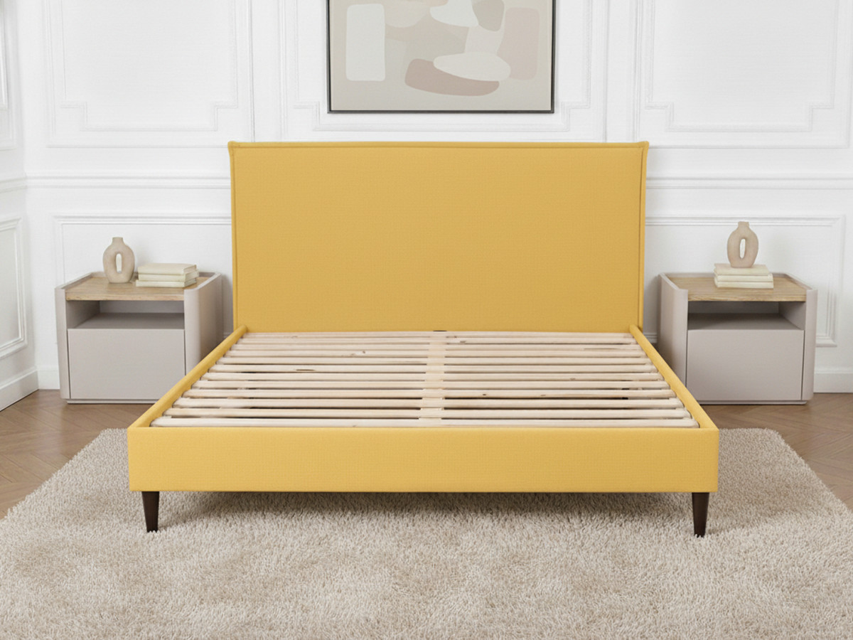 Lit SARY avec lattes massives pieds en bois wengé jaune moutarde — vue 5