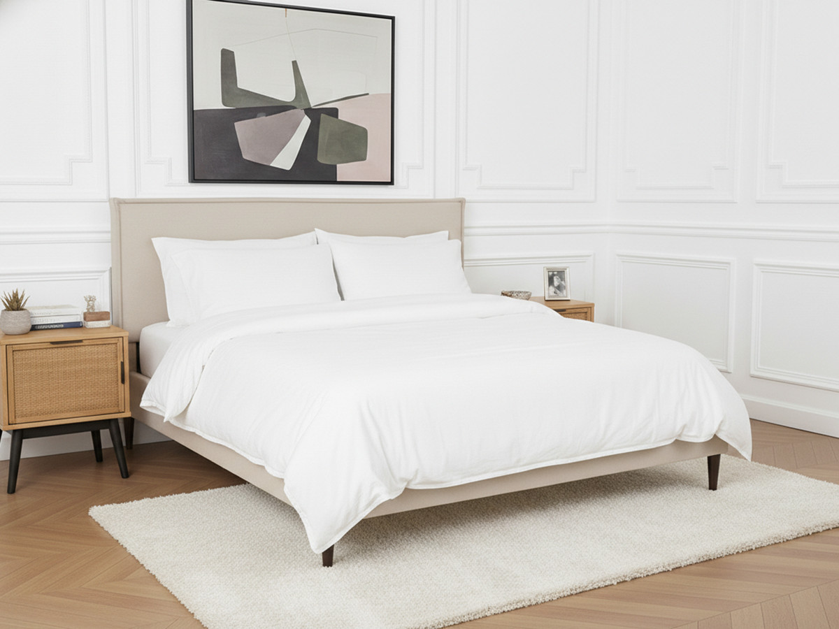 Lit SARY avec lattes massives pieds en bois wengé beige — vue 4