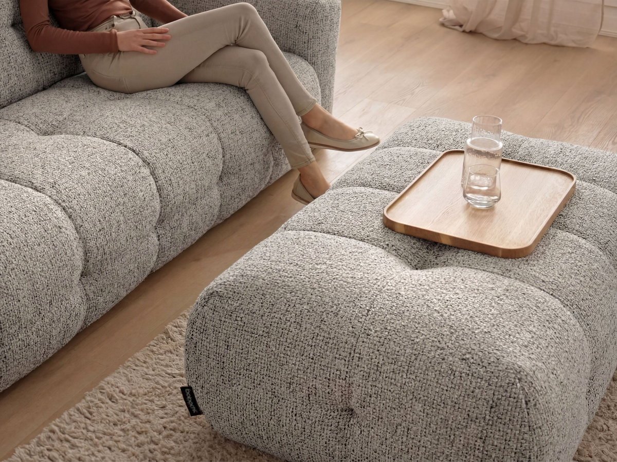 Canapé d'angle LAURA chiné avec grand pouf taupe — vue 6