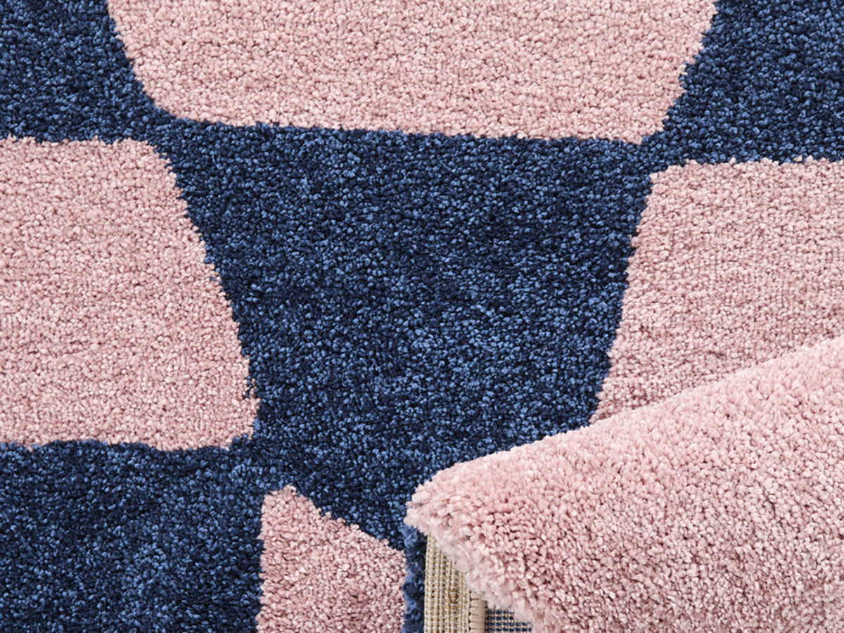 Betty langpolig vloerkleed met retropatroon