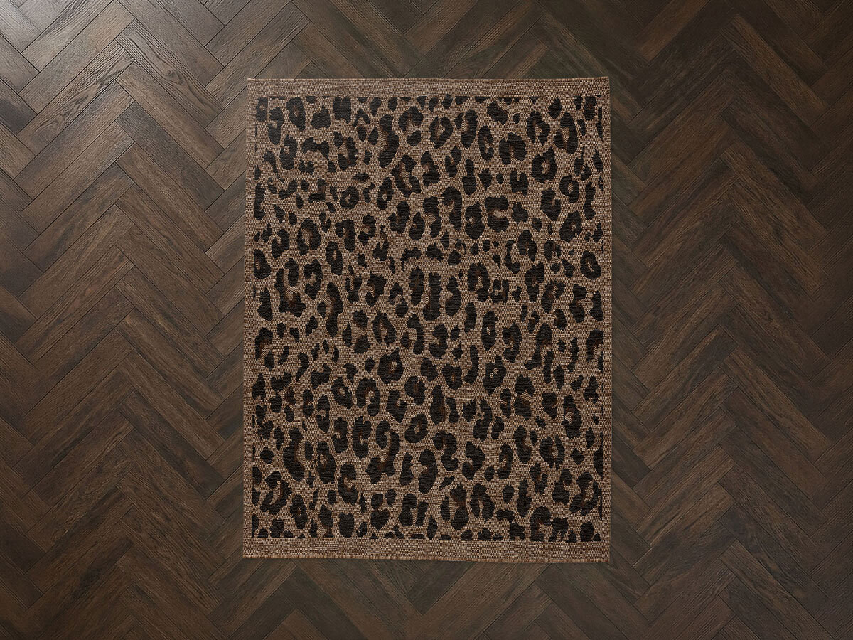 Geweven vloerkleed in de kleur FAUVE met luipaardprint