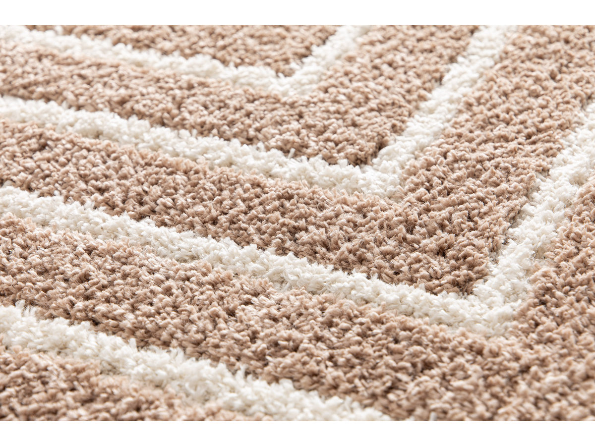 Tapis poils longs LYZZO motif graphique