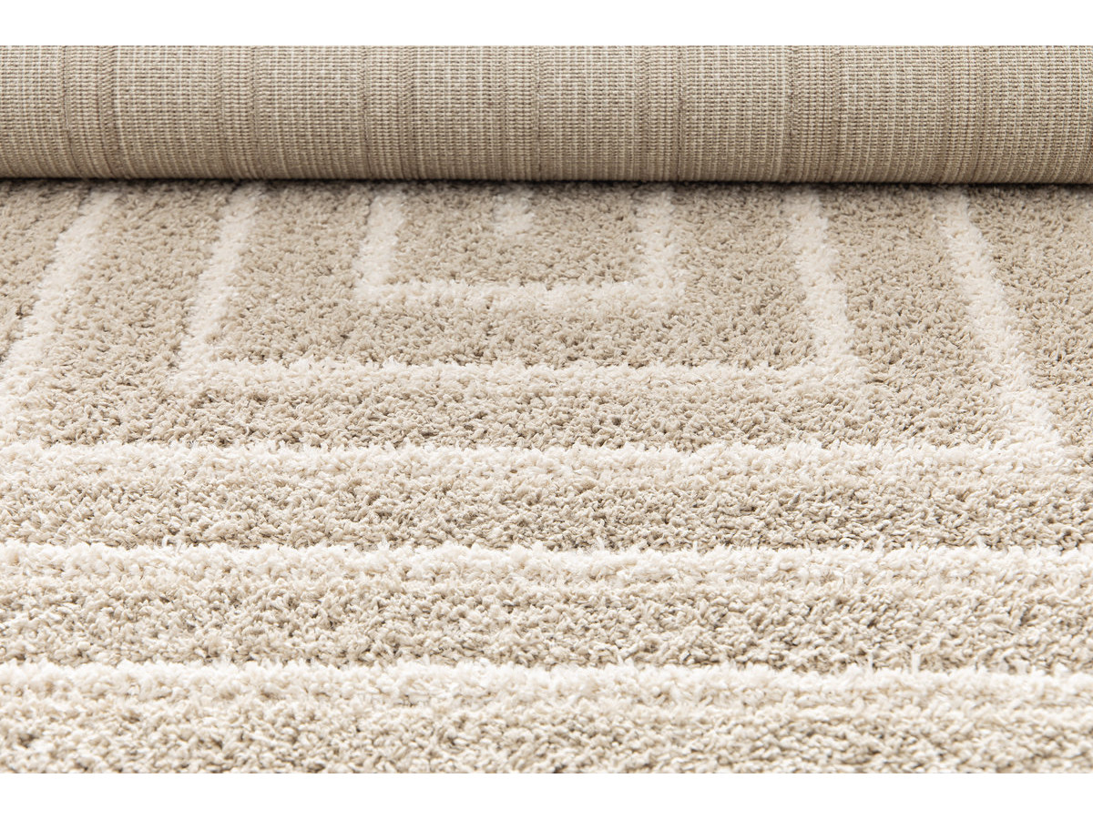 Tapis poils longs LYZZO motif graphique