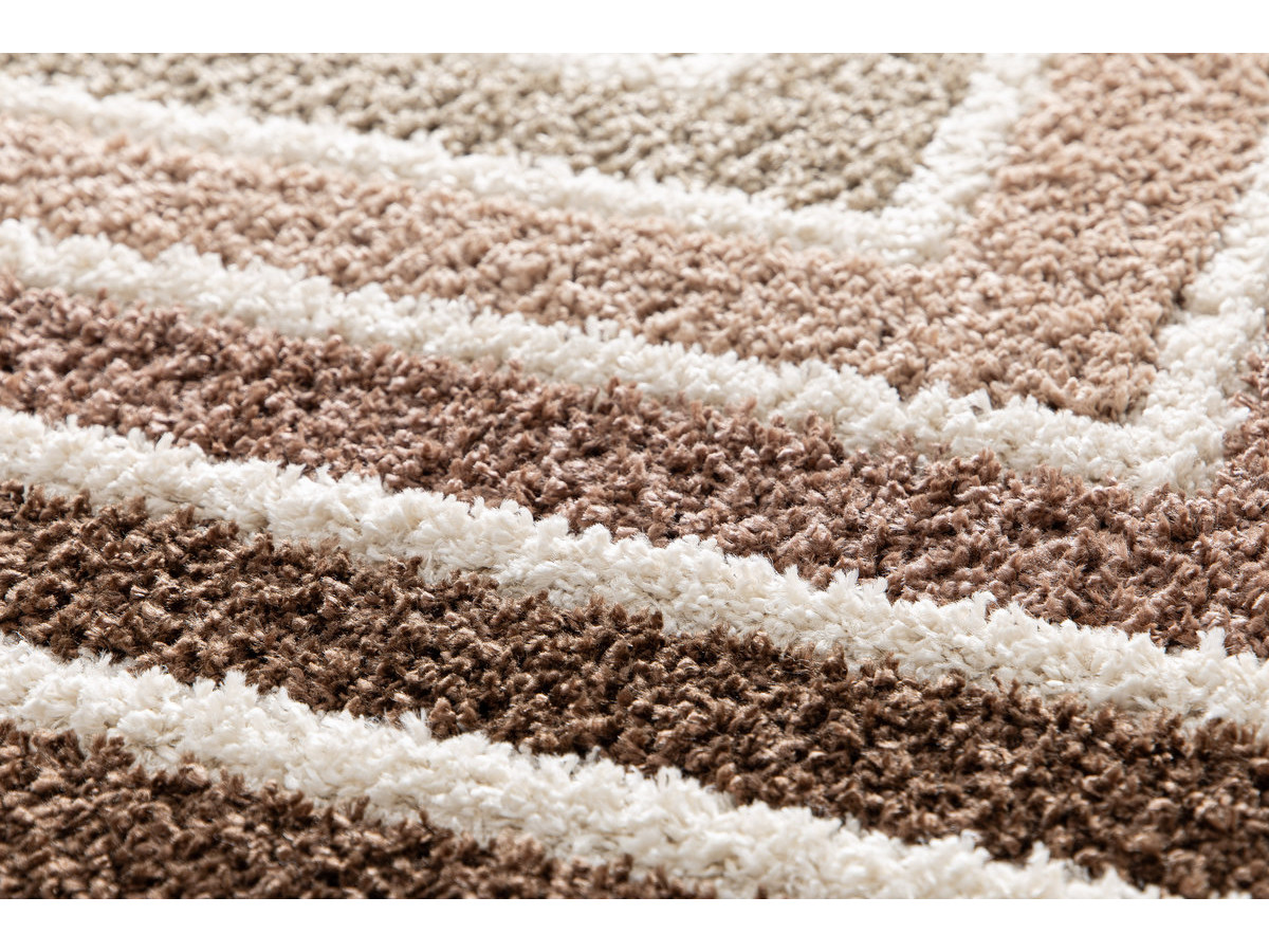 Tapis poils longs LYZZO motif graphique