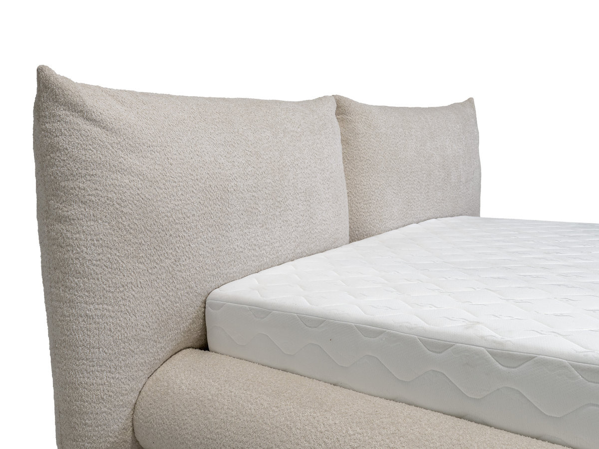 Laag bed JADEN in bouclé stof