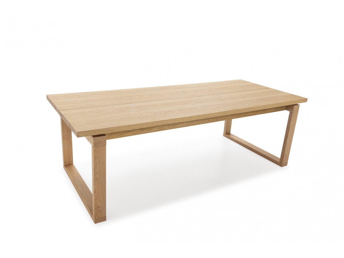 MARIN set eettafel 220 cm in eikenkleur + TANYA stoelen in massief eiken en textuurstof