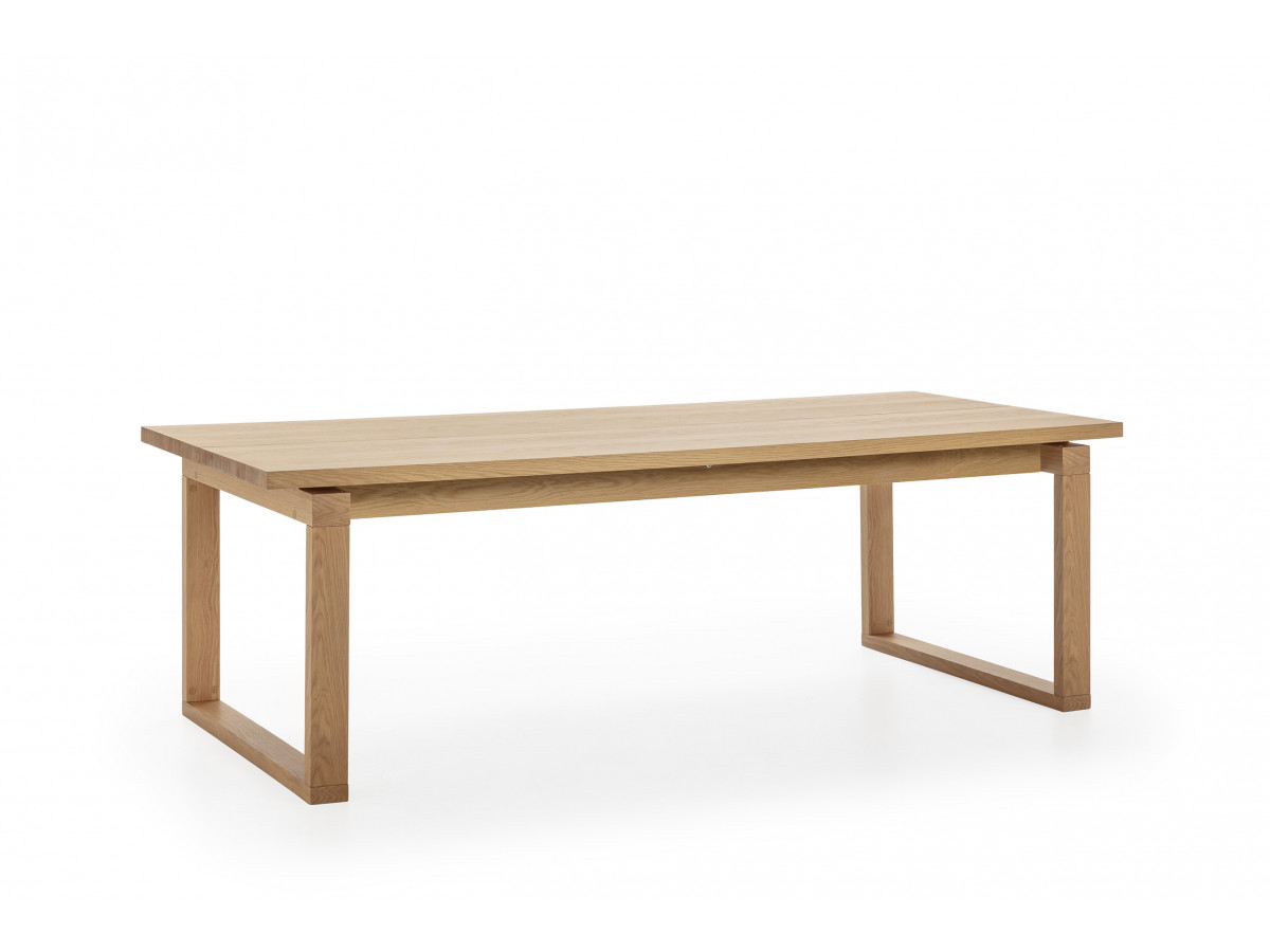 MARIN set eettafel 220 cm in eikenkleur + TANYA stoelen in massief eiken en textuurstof