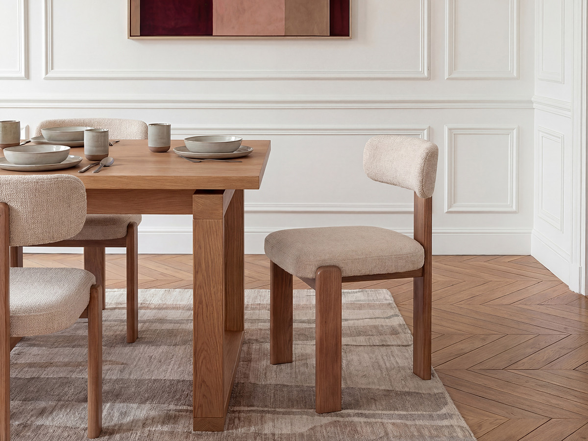 MARIN set eettafel 220 cm in eikenkleur + TANYA stoelen in massief eiken en textuurstof
