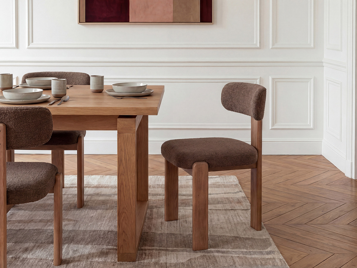 MARIN set eettafel 220 cm in eikenkleur + TANYA stoelen in massief eiken en textuurstof