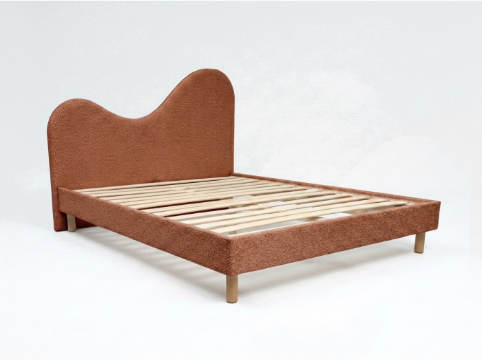 Lit CELINA tissu bouclette avec lattes massives