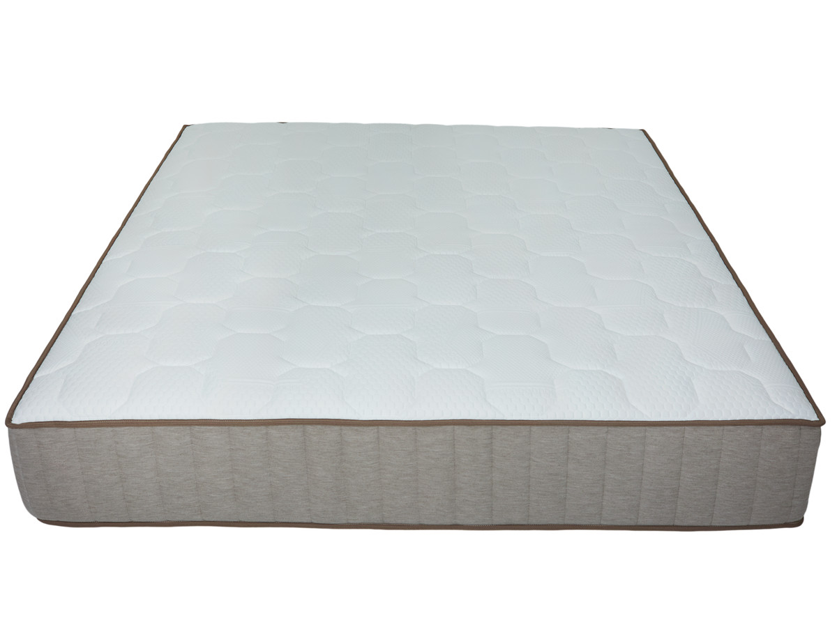 Lit KUMO en 160 x 200 cm, matelas PACO, couette tempérée en 240 x 260 cm RE-DREAM, deux oreillers RE-DREAM en 60 x 60 cm