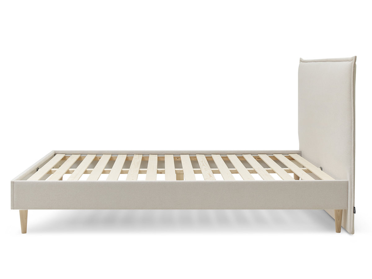 Lit SARY avec lattes massives pieds en bois naturel beige — vue 6