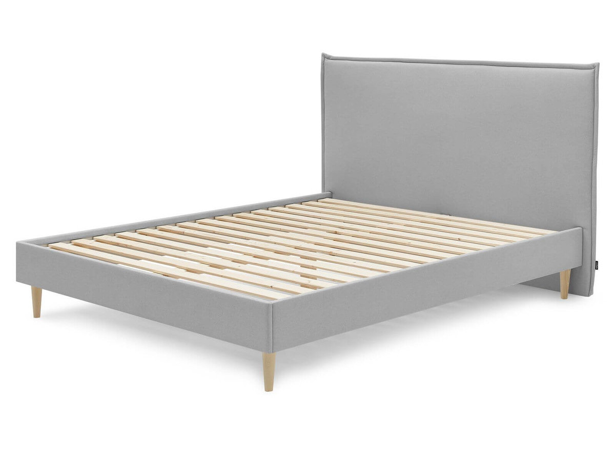 lit sary avec lattes massives pieds en bois naturel de couleur gris