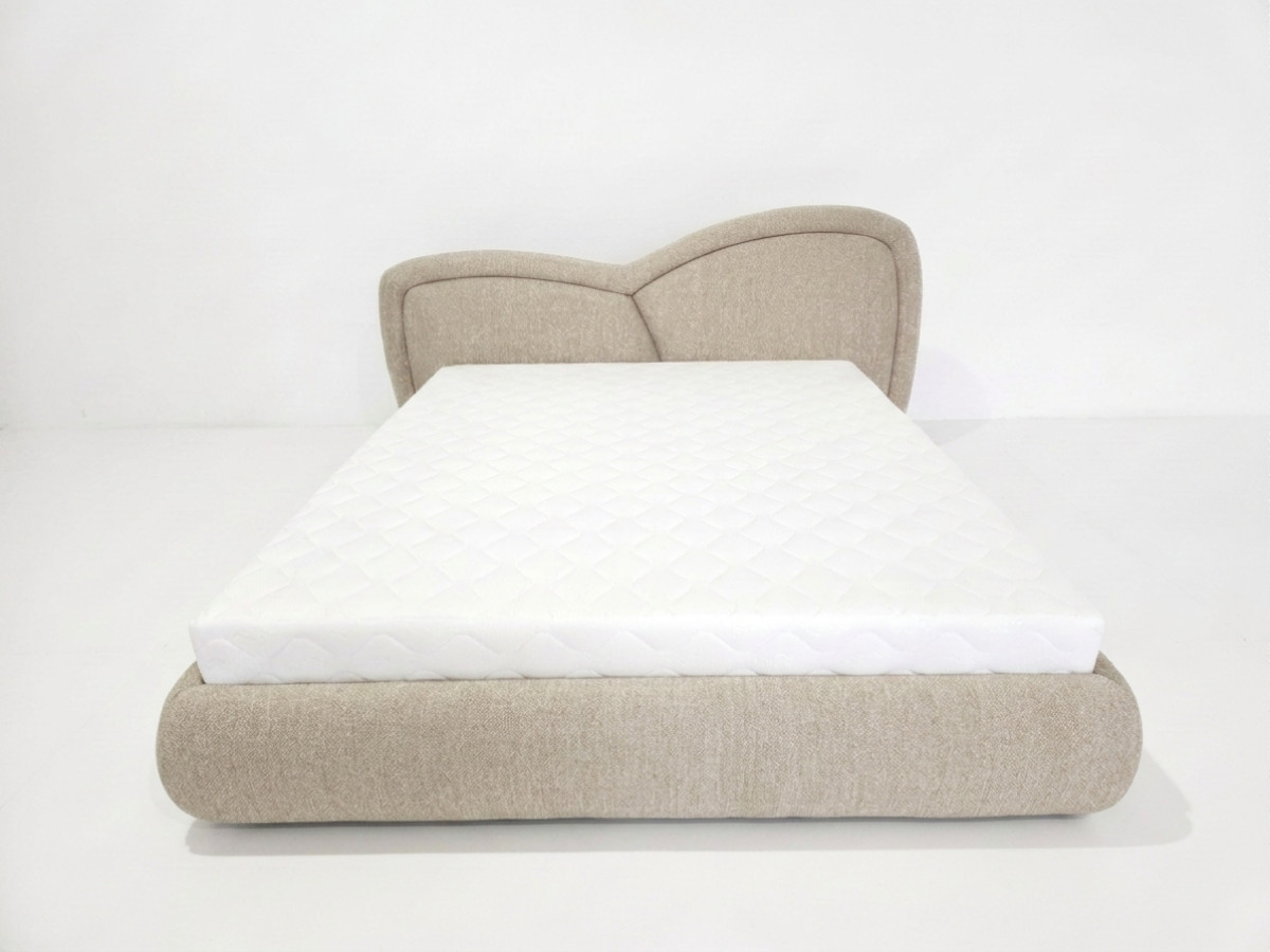 laag bed daniela structuurstof gekleurd beige