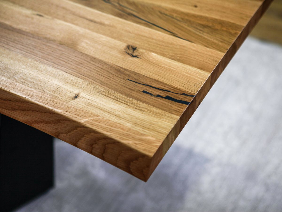 ZELIE-set met uitschuifbare eettafel van massief eikenhout en metaal + stoelen van massief beukenhout en textiel met structuur
