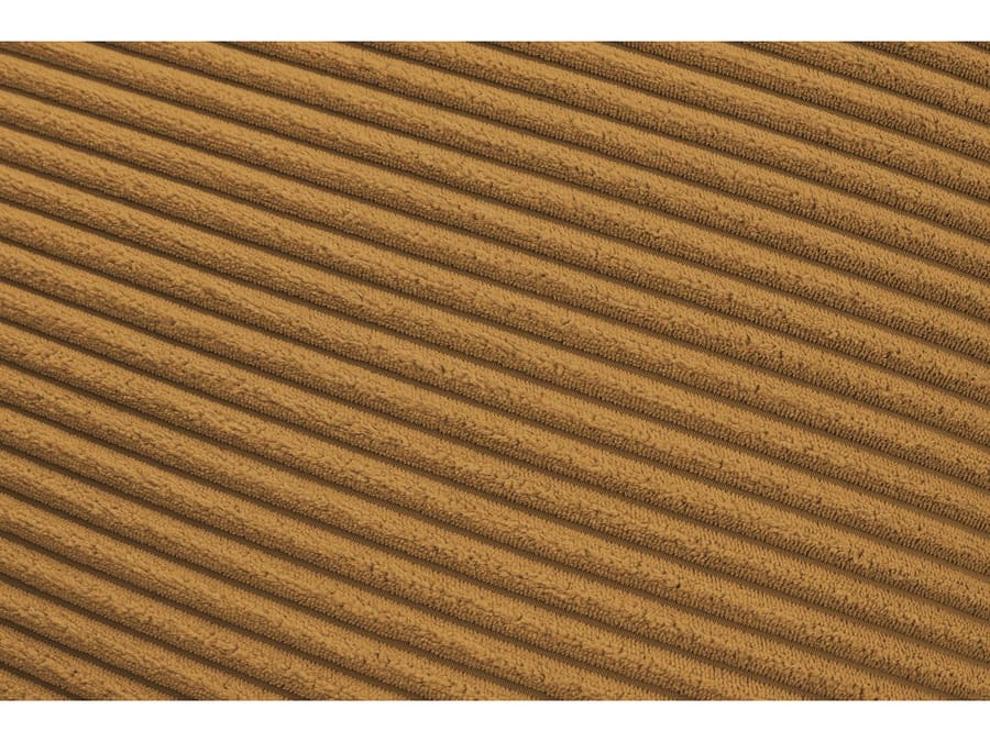 Gros plan du tissu côtelé moutarde du canapé Monaco montrant la texture.