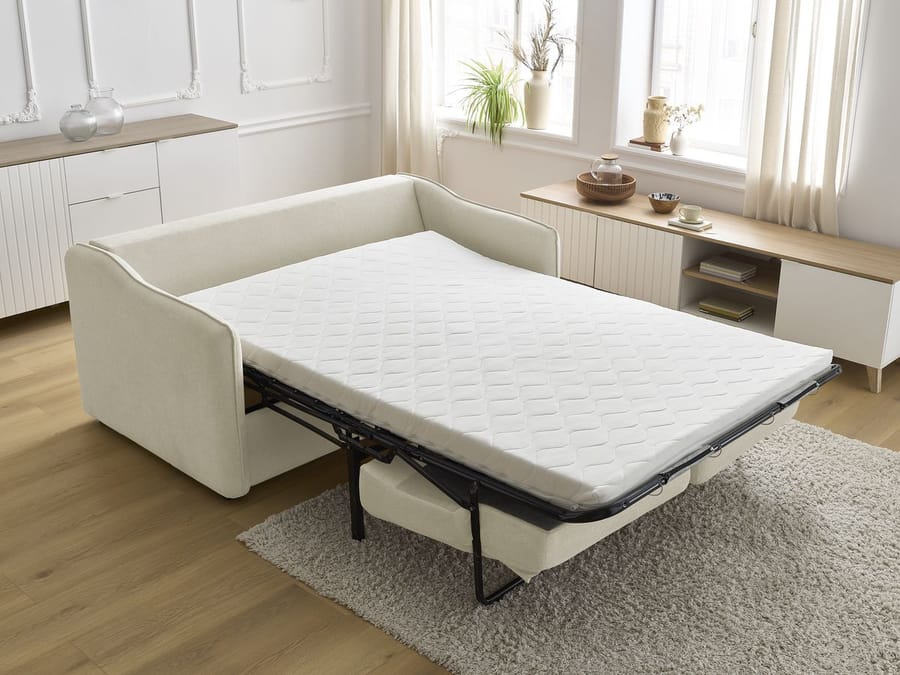 Canapé Lenny convertible ouvert en lit avec matelas blanc visible de haut.