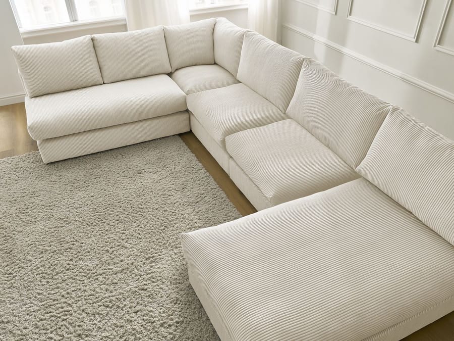 Canapé Paris beige trois quarts montrant profondeur et méridienne.