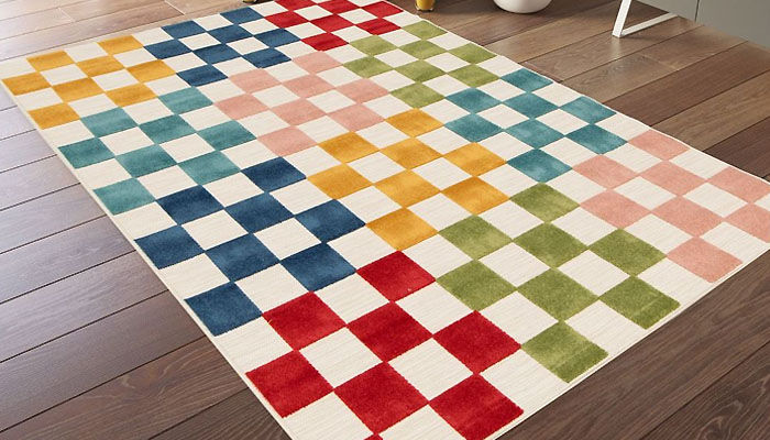 Tapis damier - motif g&eacute;om&eacute;trique et jeu de couleurs